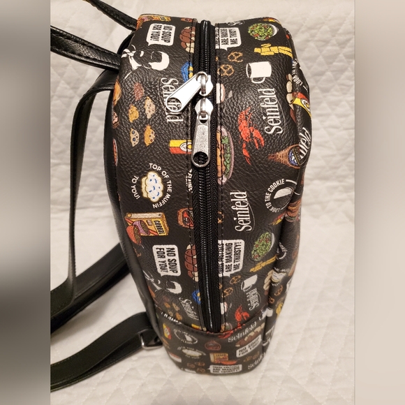 FUNKO Seinfeld mini backpack - Picture 5 of 10